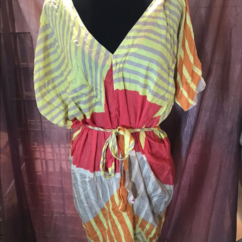 Lovely Testament Dress Size‎ 5